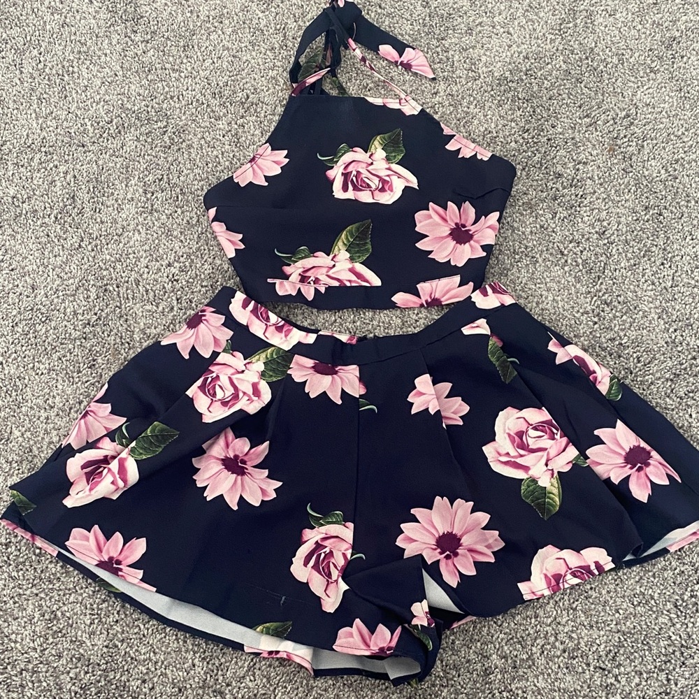 L'ATISTE Floral Halter Top and Shorts Set - Black and Pink
